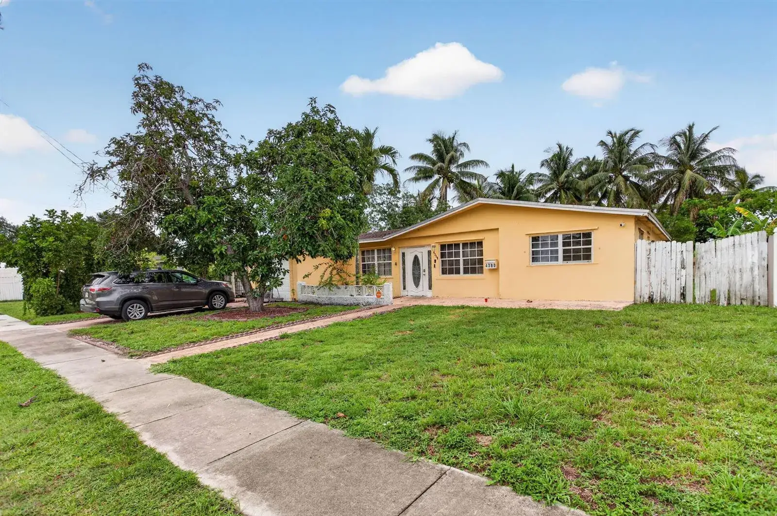 3 bedroom 2 bath Residential for sale at 4390 NW 35th Avenue, Lauderdale Lakes FL 33309