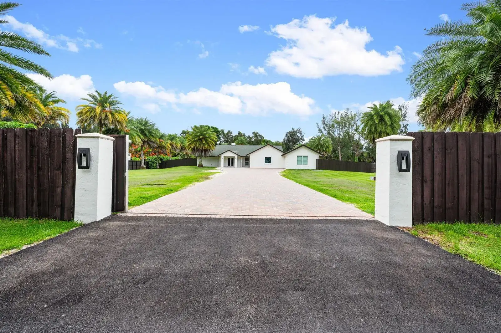 4 bedroom 4 bath Residential for sale at 5700 SW 196th Lane, Southwest Ranches FL 33332