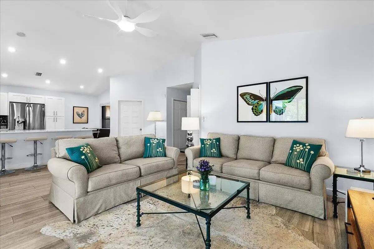 3 bedroom 2 bath Residential for sale at 13371 Bedford Mews Court, Wellington FL 33414