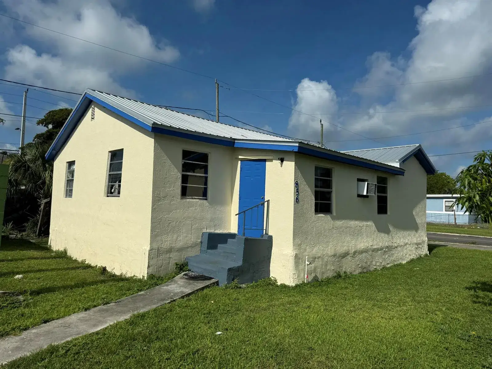 3 bedroom 2 bath Residential for sale at 856 SW Ave D, Belle Glade FL 33430