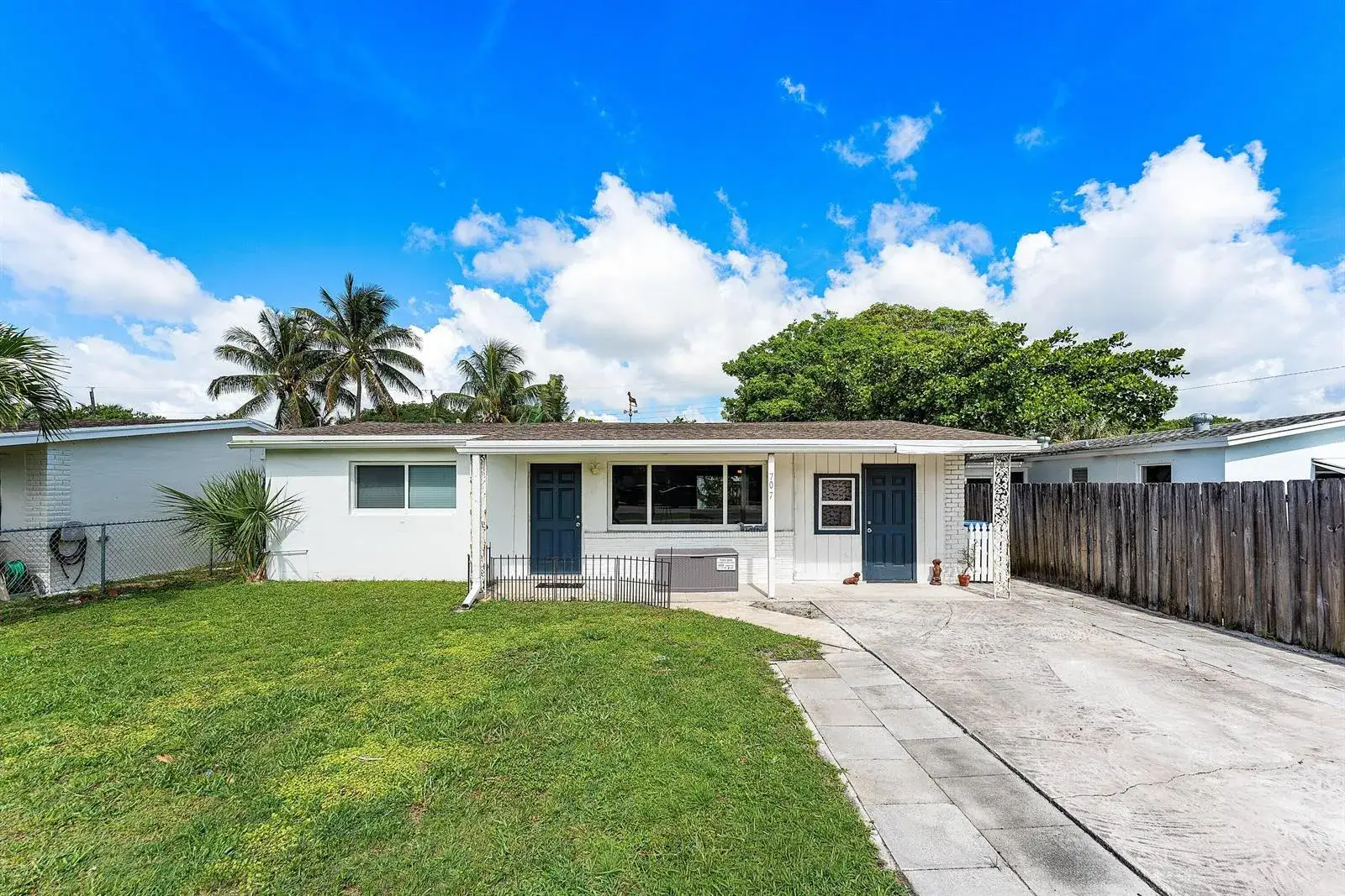 3 bedroom 1 bath Residential for sale at 707 S Broadway, Lantana FL 33462