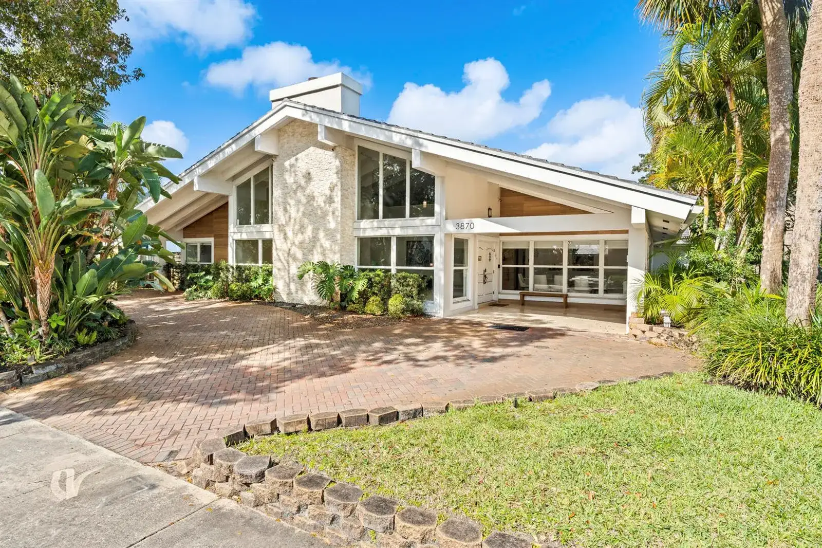 5 bedroom 5 bath Residential for sale at 3870 N 31st Terrace, Hollywood FL 33021