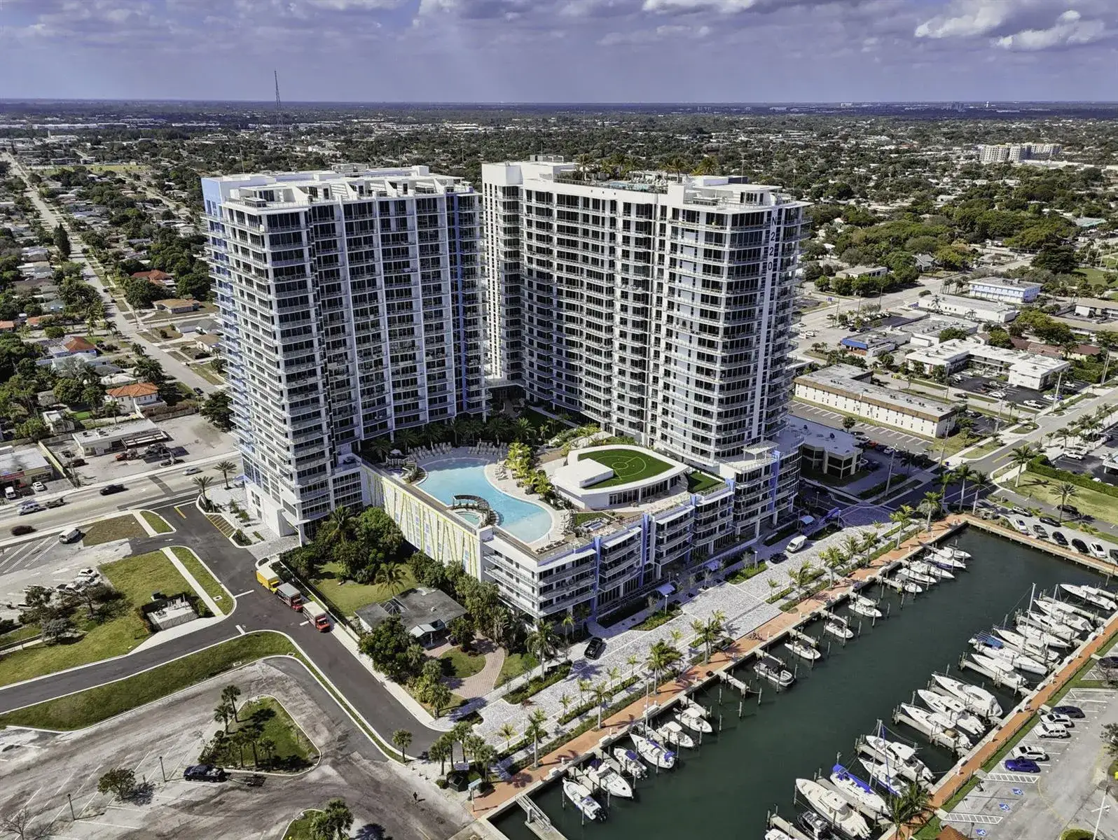 2 bedroom 2 bath Residential for sale at 220 Lake Shore Drive # 613, Lake Park FL 33403