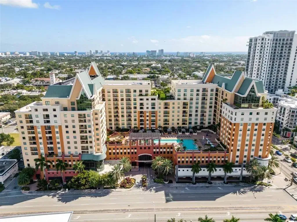 2 bedroom 2 bath Residential Lease for rent at 110 N Federal # 918, Fort Lauderdale FL 33301