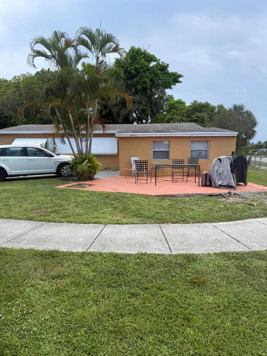 2 bedroom 2 bath Residential for sale at 2071 NW 29th Terrace, Fort Lauderdale FL 33311