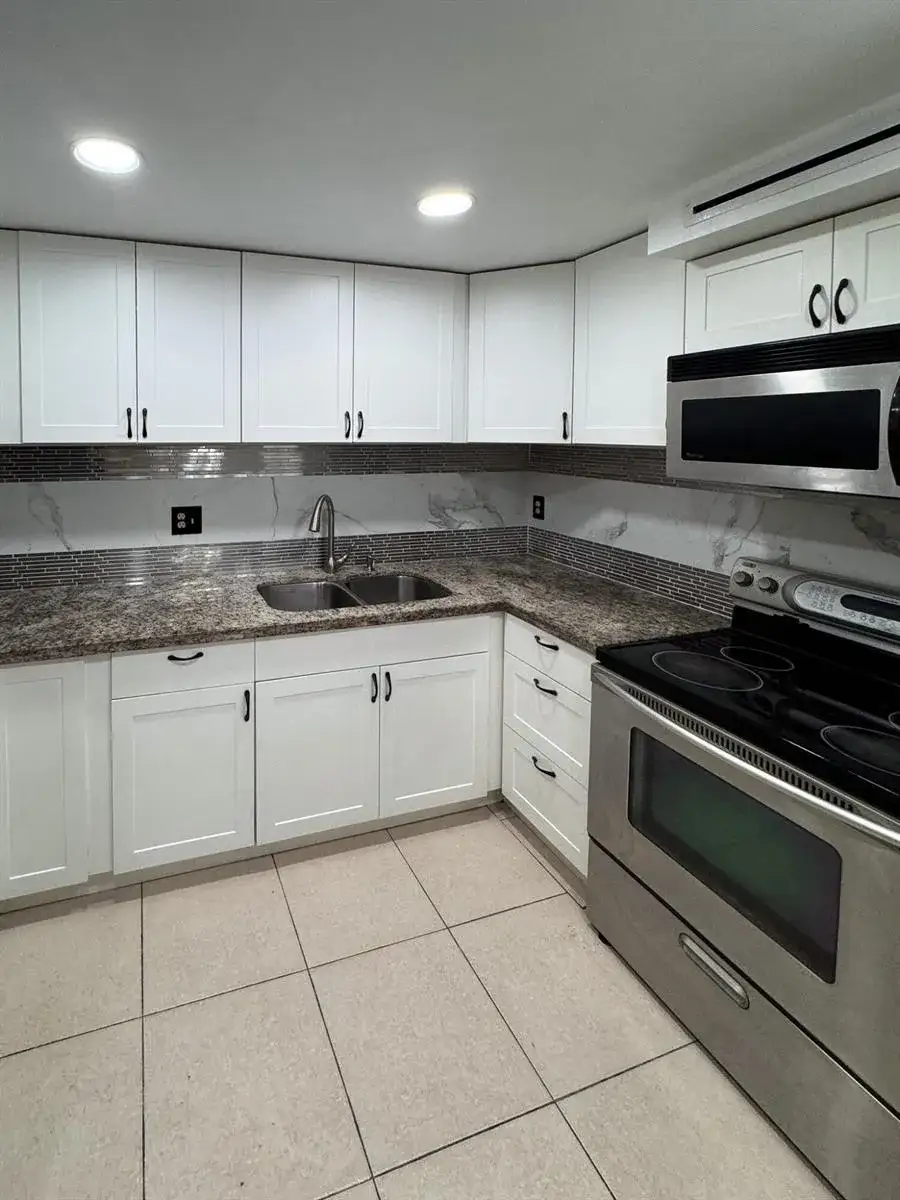 2 bedroom 2 bath Residential for sale at 4166 Inverrary Drive # 104, Lauderhill FL 33319