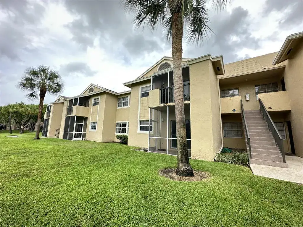 2 bedroom 2 bath Residential Lease for rent at 800 Cypress Park Way # M, Pompano Beach FL 33064