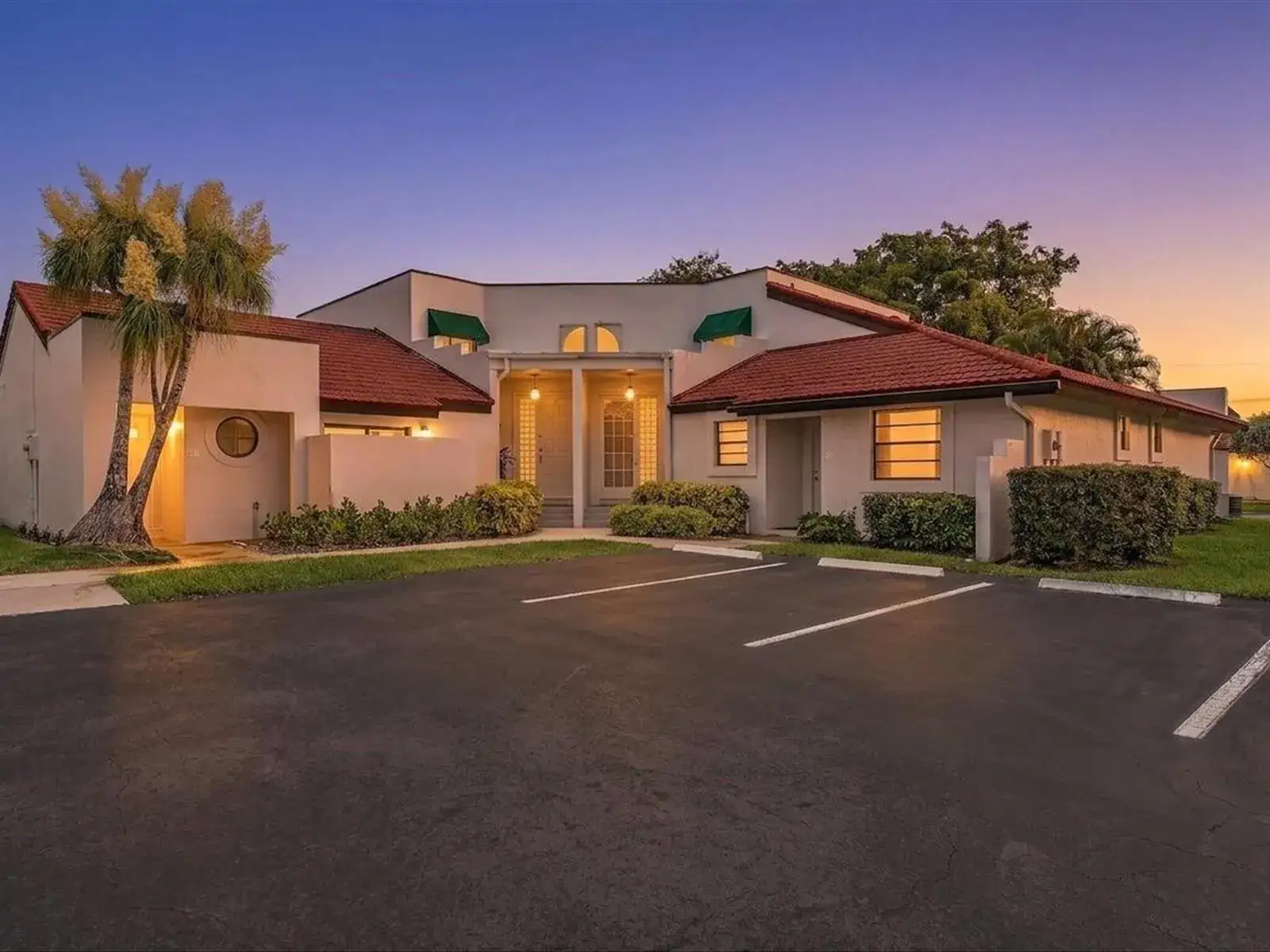 2 bedroom 2 bath Residential Lease for rent at 299 NW 36th Avenue, Deerfield Beach FL 33442