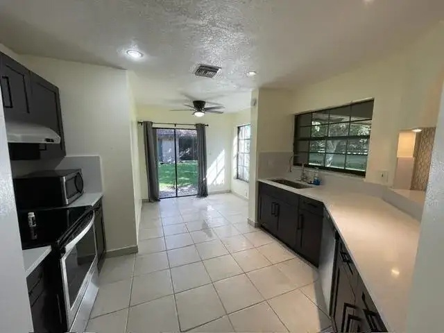2 bedroom 2 bath Residential Lease for rent at 9321 W Sunrise Boulevard, Plantation FL 33322