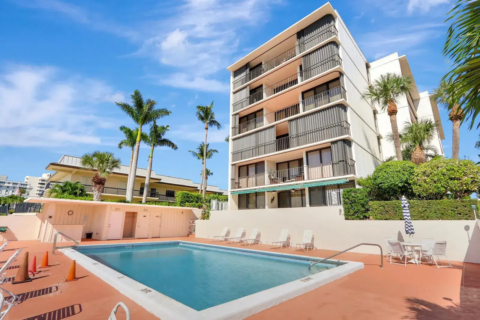 2 bedroom 2 bath Residential for sale at 225 Beach Road # 204, Tequesta FL 33469