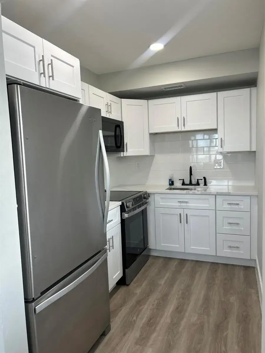 1 bedroom 1 bath Residential Lease for rent at 1980 Sunset Avenue # 12, FL 33461