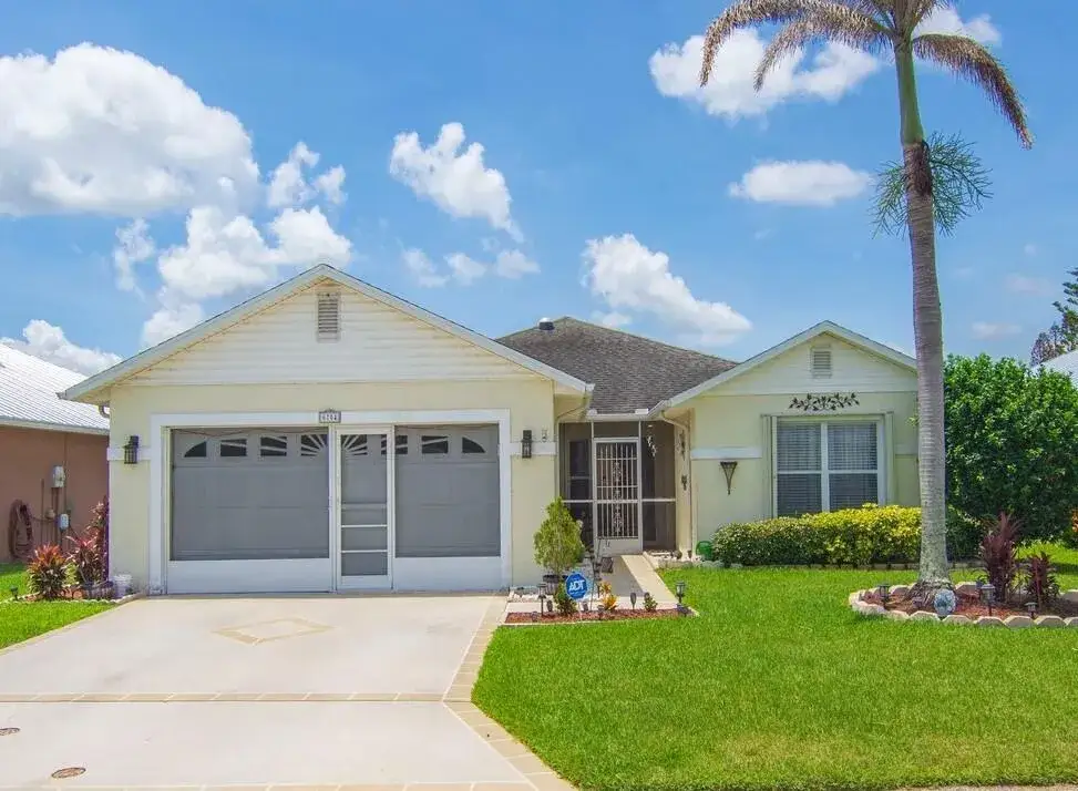 3 bedroom 2 bath Residential for sale at 6704 Picante Circle, Fort Pierce FL 34951