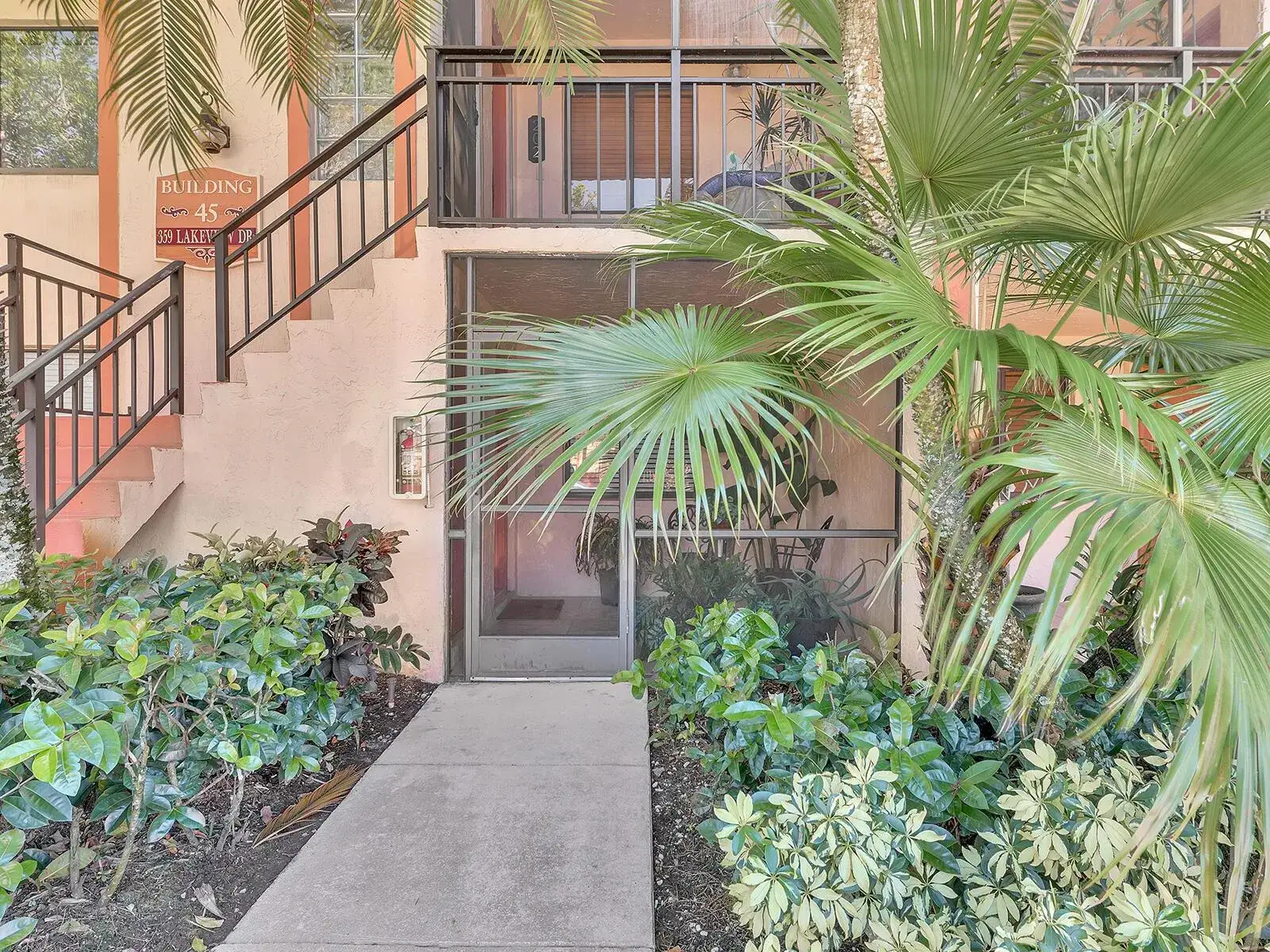 2 bedroom 2 bath Residential Lease for rent at 359 Lakeview Drive # 102, Weston FL 33326