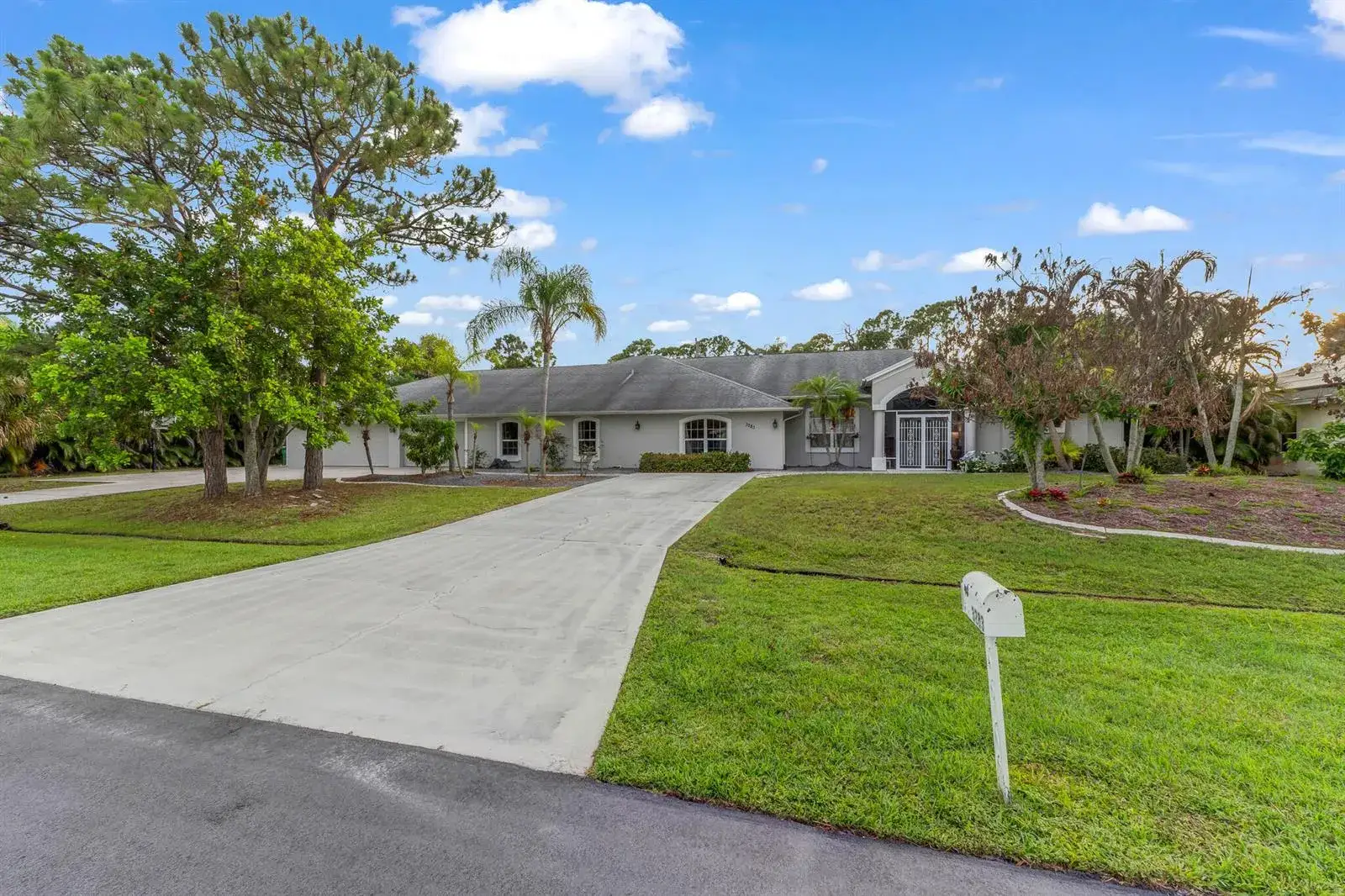 6 bedroom 4 bath Residential for sale at 3283 SE West Snow Road, Port St. Lucie FL 34984