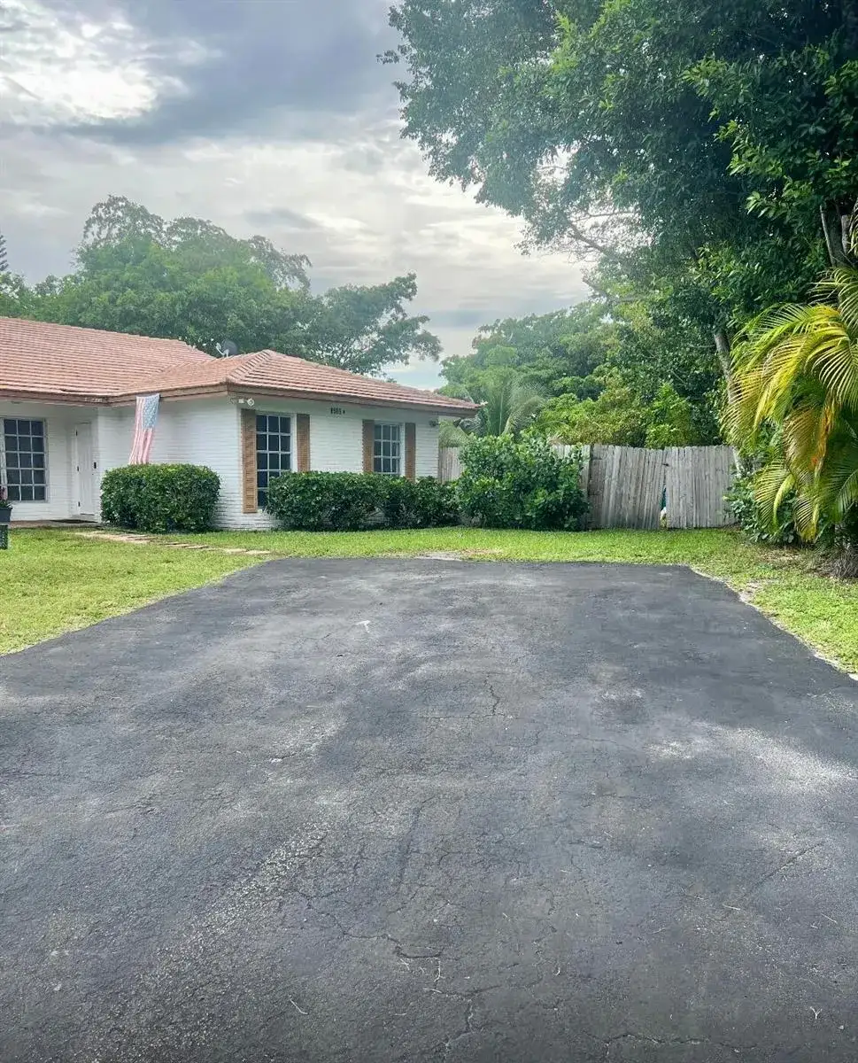 3 bedroom 2 bath Residential for sale at 8586 NW 23rd Manor, Coral Springs FL 33065