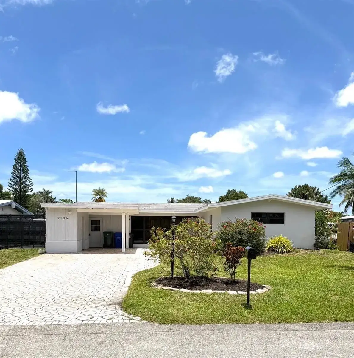 3 bedroom 2 bath Residential for sale at 2536 Gulfstream Lane, Fort Lauderdale FL 33312