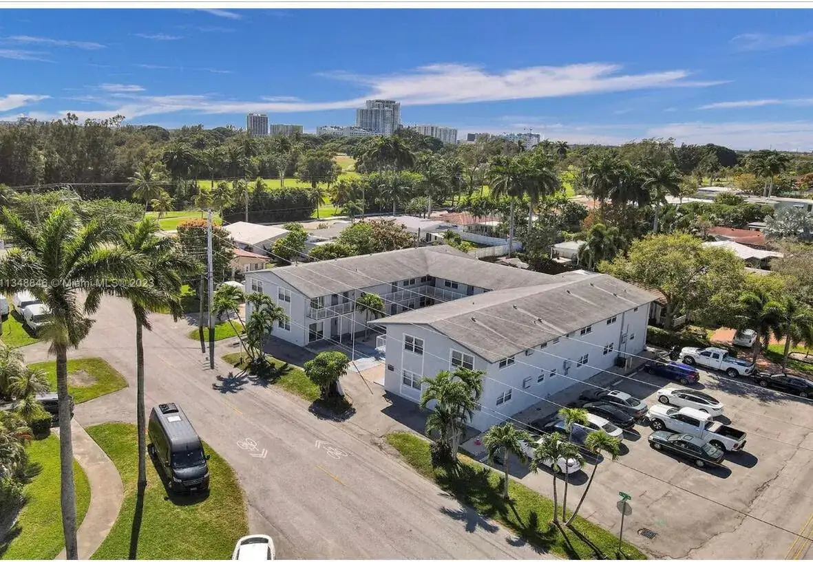Commercial Sale for sale at 930 N 14th Court, Hollywood FL 33020