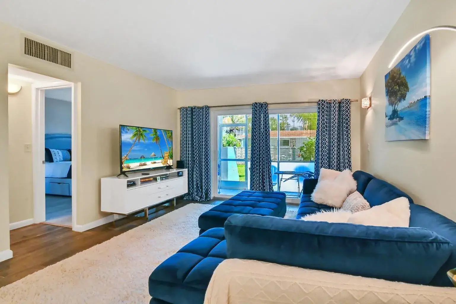 1 bedroom 1 bath Residential for sale at 1432 S Lakeside Drive # 2, FL 33460