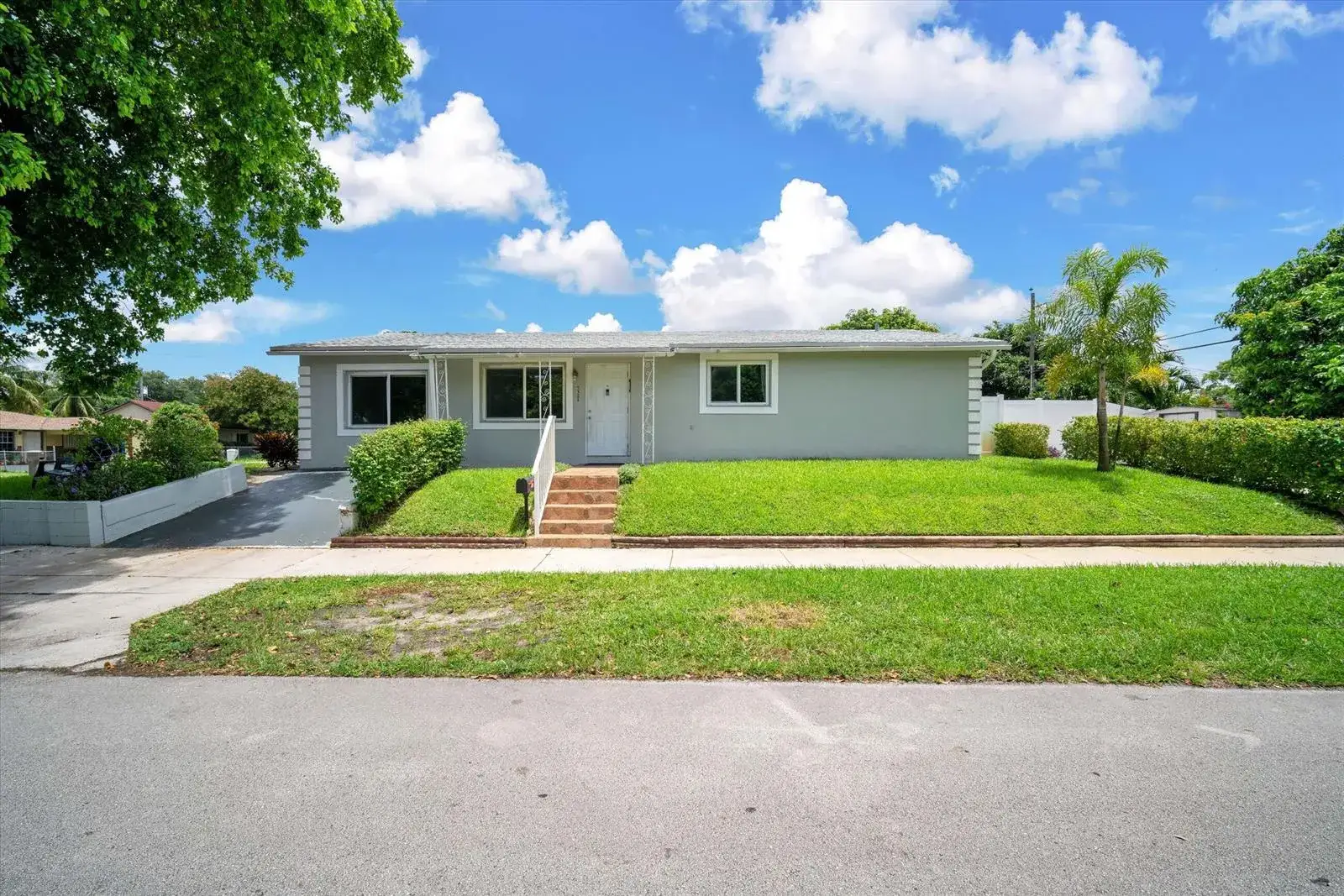5 bedroom 4 bath Residential for sale at 7321 Cody Street, Hollywood FL 33024