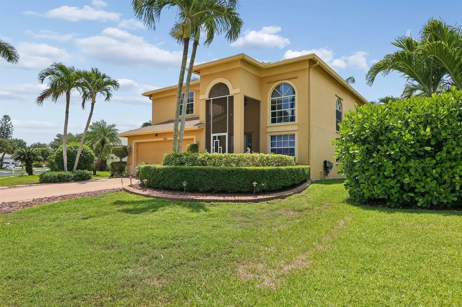 4 bedroom 3 bath Residential for sale at 6205 Lansdowne Circle, Boynton Beach FL 33472