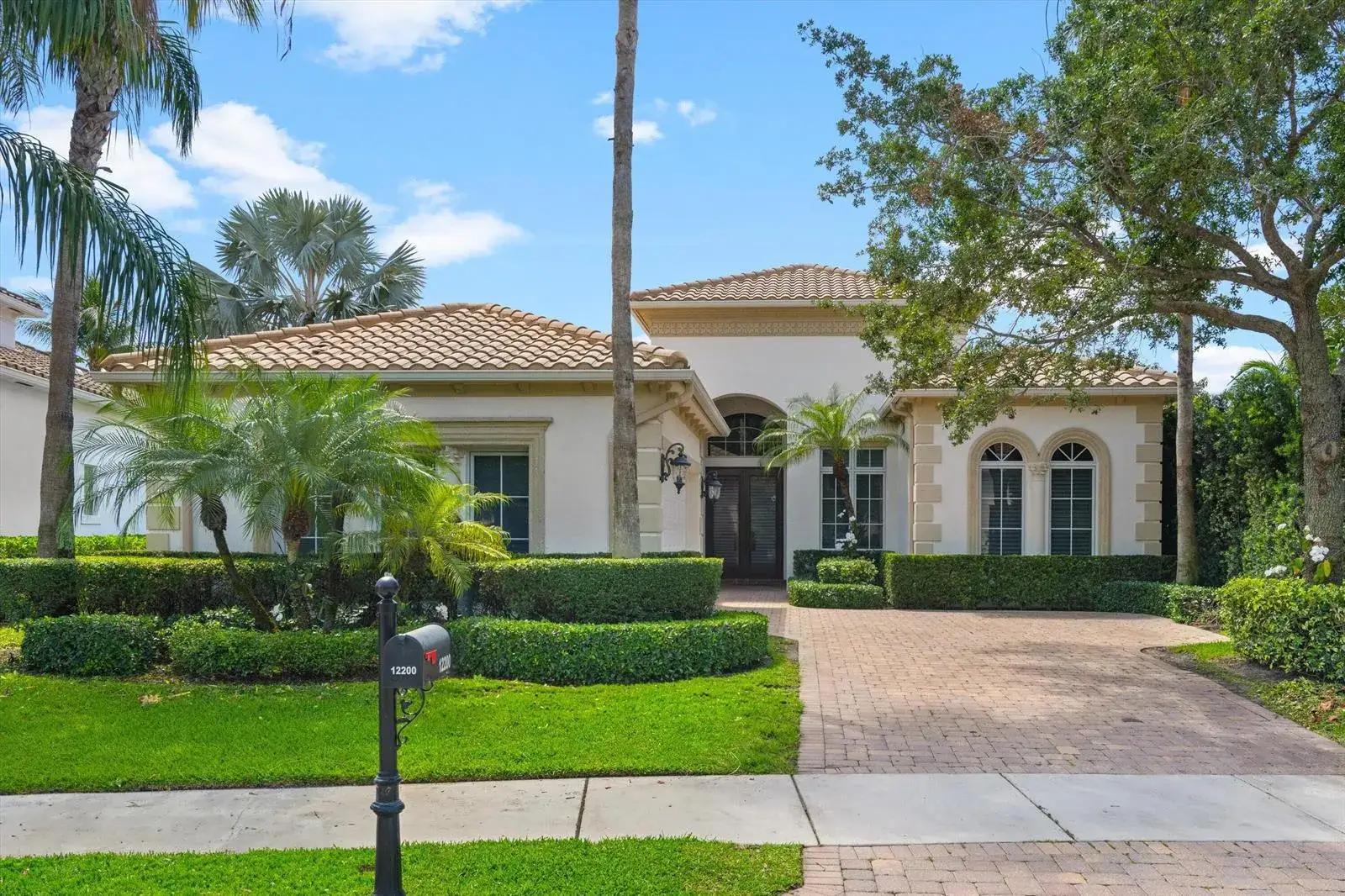 4 bedroom 4 bath Residential Lease for rent at 12200 Sunnydale Drive, Wellington FL 33414