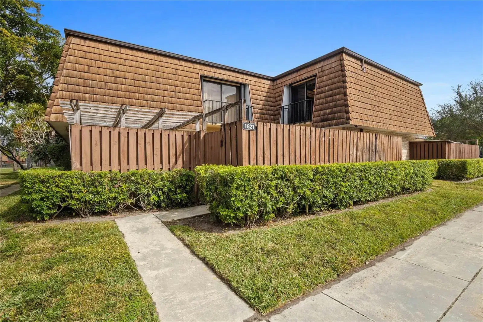 3 bedroom 3 bath Residential Lease for rent at 1821 18th Lane, FL 33463