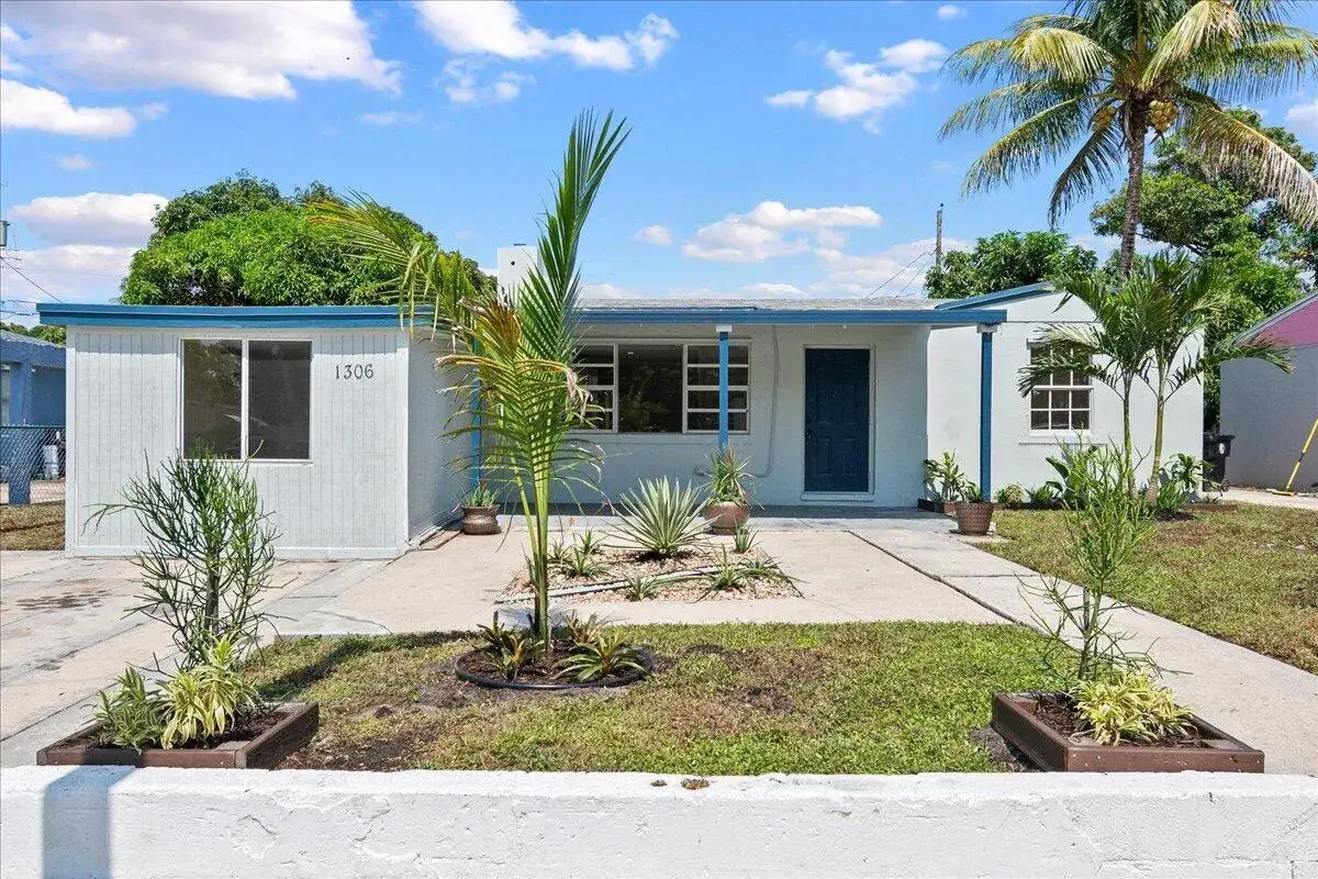 3 bedroom 1 bath Residential for sale at 1306 S C Terrace, FL 33460