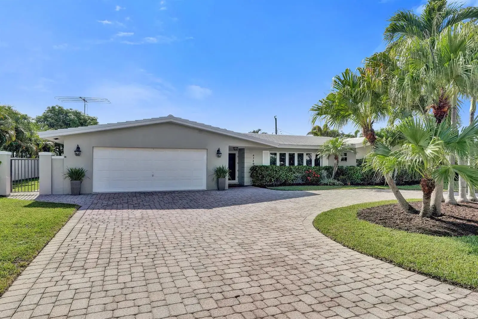 4 bedroom 3 bath Residential for sale at 4240 NE 28th Avenue, Fort Lauderdale FL 33308