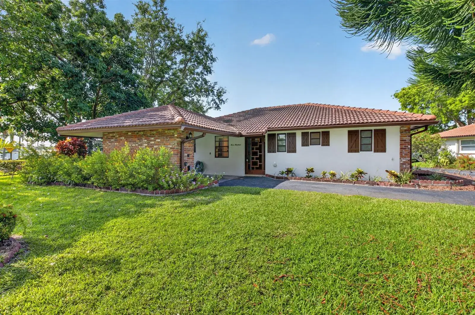 2 bedroom 2 bath Residential for sale at 300 NW 42nd St, Boca Raton FL 33431
