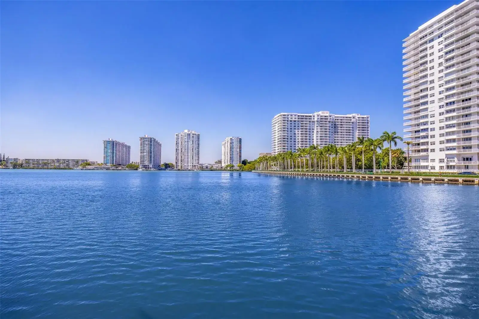 2 bedroom 2 bath Residential Lease for rent at 18181 NE 31st Court # 804, Aventura FL 33160