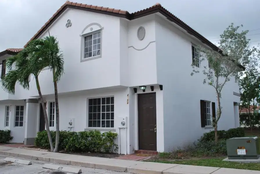 3 bedroom 2 bath Residential for sale at 4154 Napoli Lake Drive, Riviera Beach FL 33410