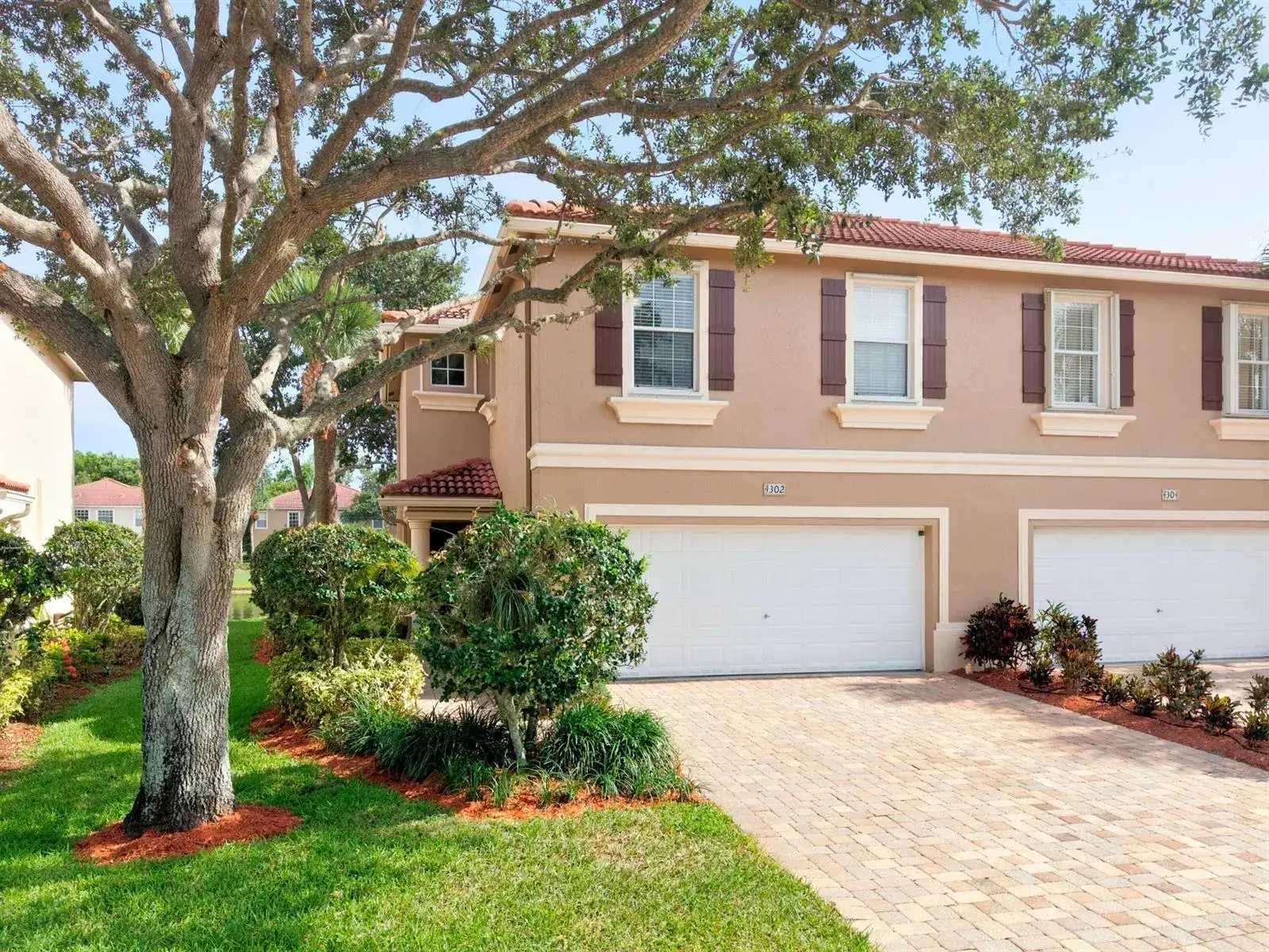 3 bedroom 2 bath Residential for sale at 4302 Windmill Palm Way, FL 33463