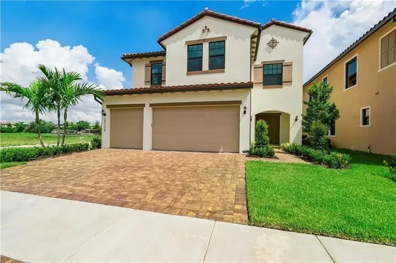 5 bedroom 4 bath Residential for sale at 12175 N Baypoint Circle, Parkland FL 33076