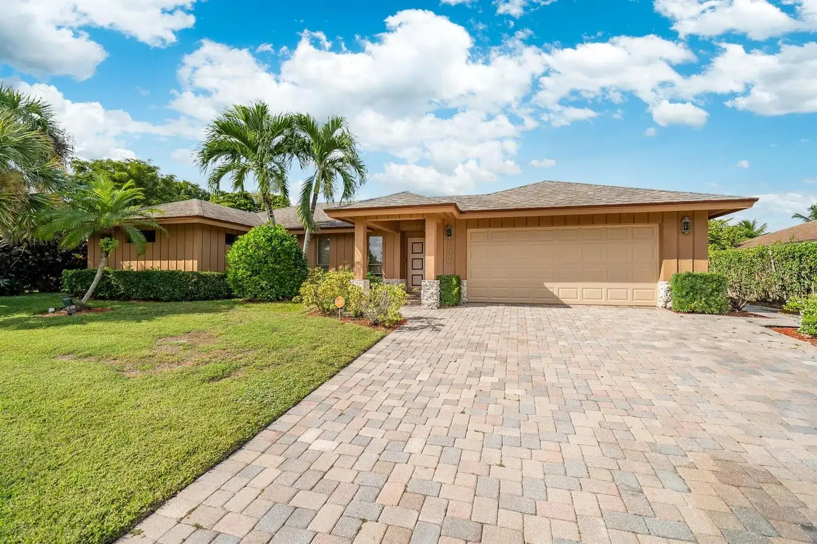 4 bedroom 3 bath Residential Lease for rent at 12775 Guilford Circle, Wellington FL 33414