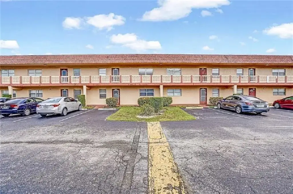 2 bedroom 2 bath Residential Lease for rent at 9374 SW 3rd Street # 701, Boca Raton FL 33428