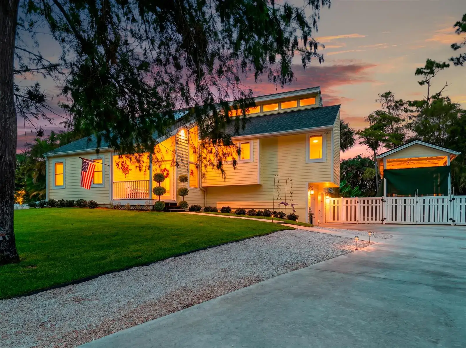 3 bedroom 2 bath Residential for sale at 13074 La Mirada Circle, Wellington FL 33414
