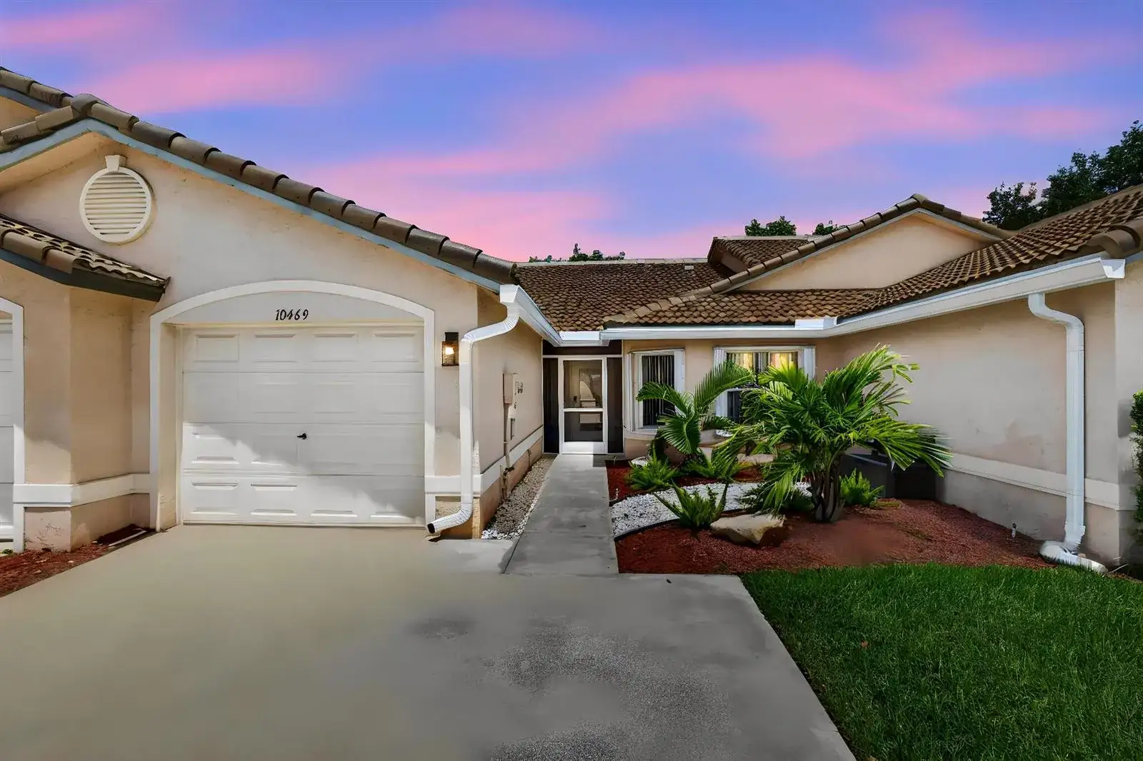 2 bedroom 2 bath Residential for sale at 10469 Pelican Drive, Wellington FL 33414