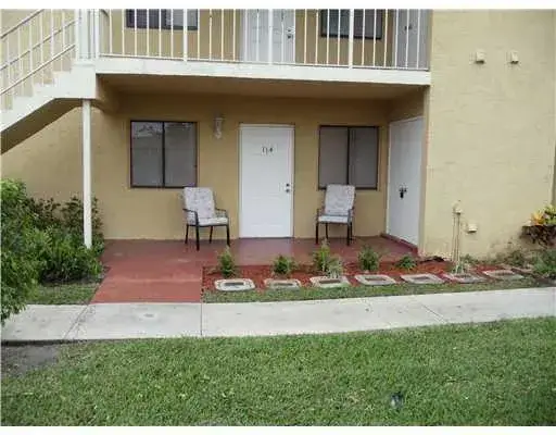 2 bedroom 2 bath Residential Lease for rent at 6023 10th Avenue N # 114, FL 33463