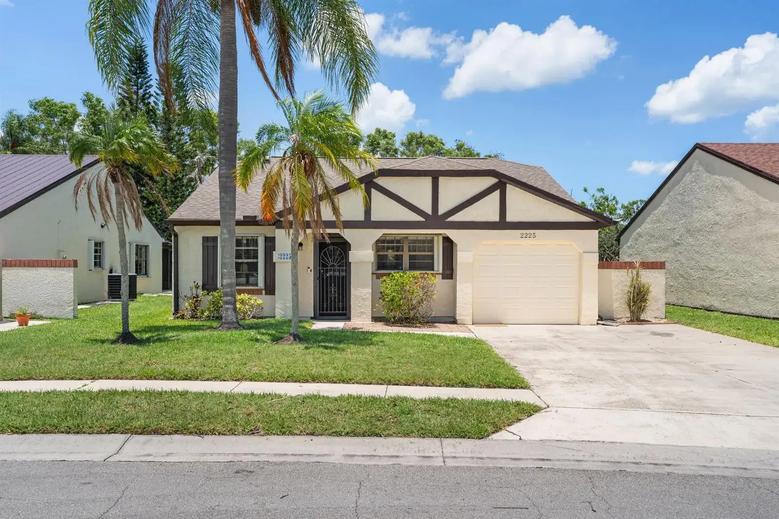 2 bedroom 2 bath Residential for sale at 2225 SE Barrington Street, FL 34952