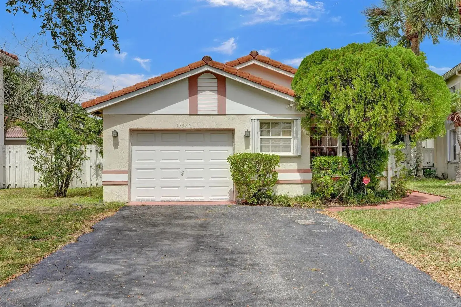3 bedroom 2 bath Residential for sale at 13525 NW 5th Court, Plantation FL 33325