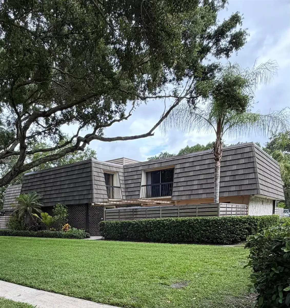 2 bedroom 2 bath Residential for sale at 511 5th Terrace, Palm Beach Gardens FL 33418