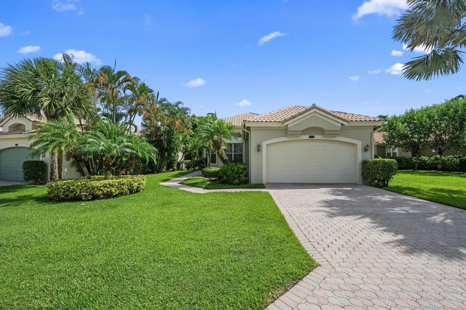 3 bedroom 2 bath Residential for sale at 12557 Mallet Circle, Wellington FL 33414