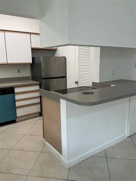 1 bedroom 1 bath Residential Lease for rent at 1647 NE 12th Street, Fort Lauderdale FL 33304