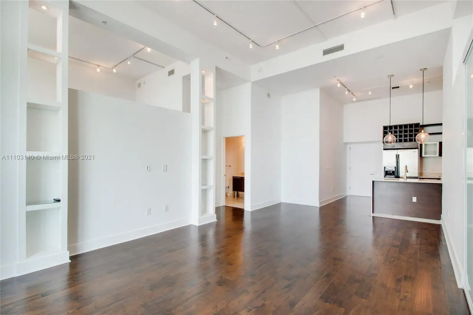 2 bedroom 2 bath Residential Lease for rent at 1900 N Bayshore Drive # 912, Miami FL 33132