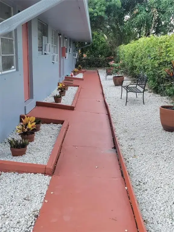 1 bedroom 1 bath Residential Lease for rent at 6233 Dawson Street # 1, Hollywood FL 33023