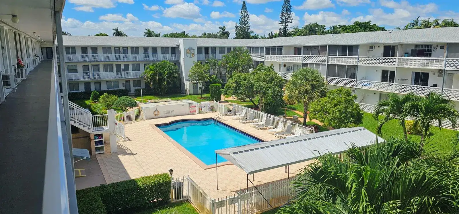 1 bedroom 1 bath Residential for sale at 15610 NE 6th Avenue # 37b, Miami FL 33162