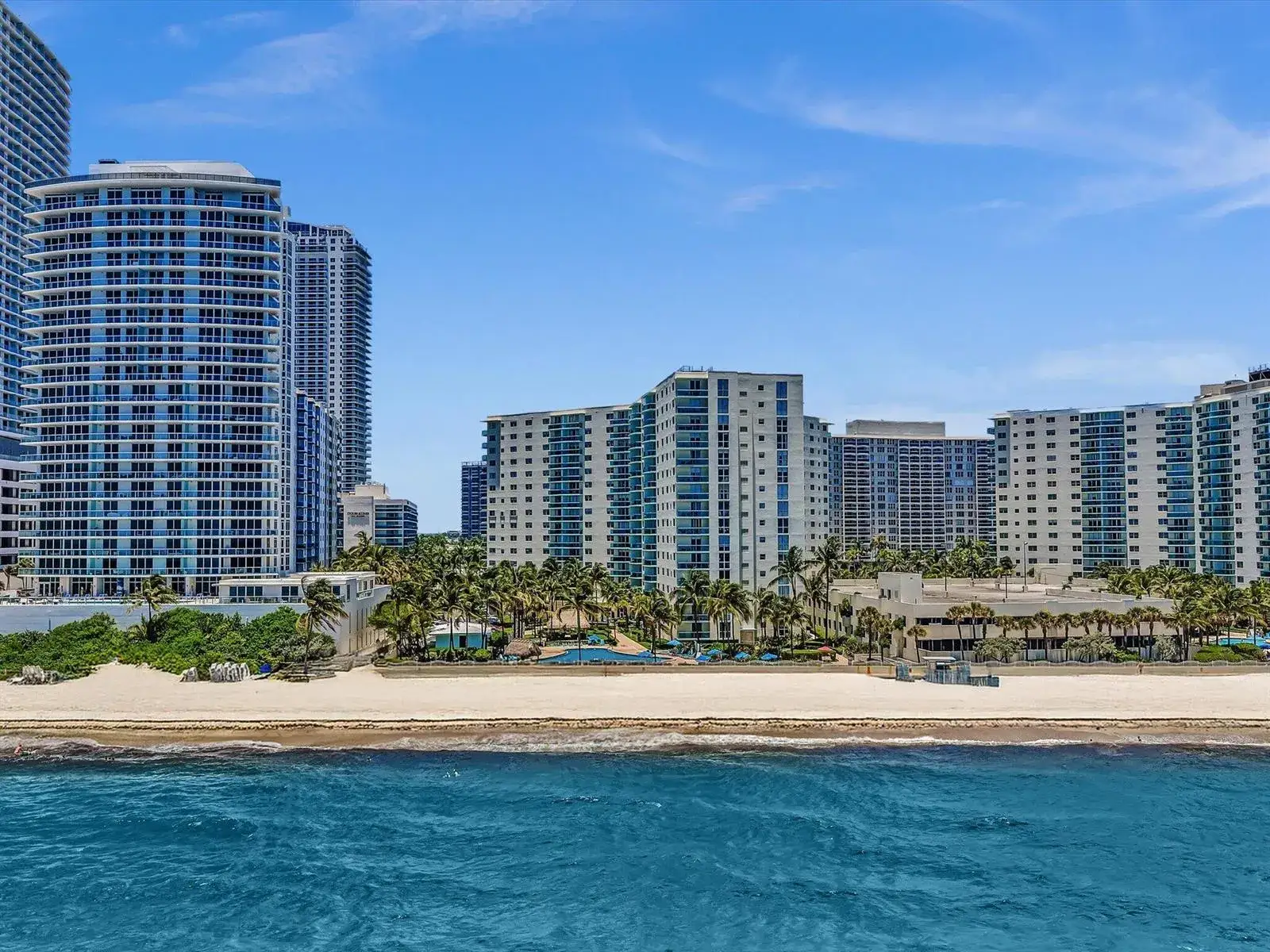 1 bedroom 1 bath Residential Lease for rent at 3901 S Ocean Drive # 3j, Hollywood FL 33019