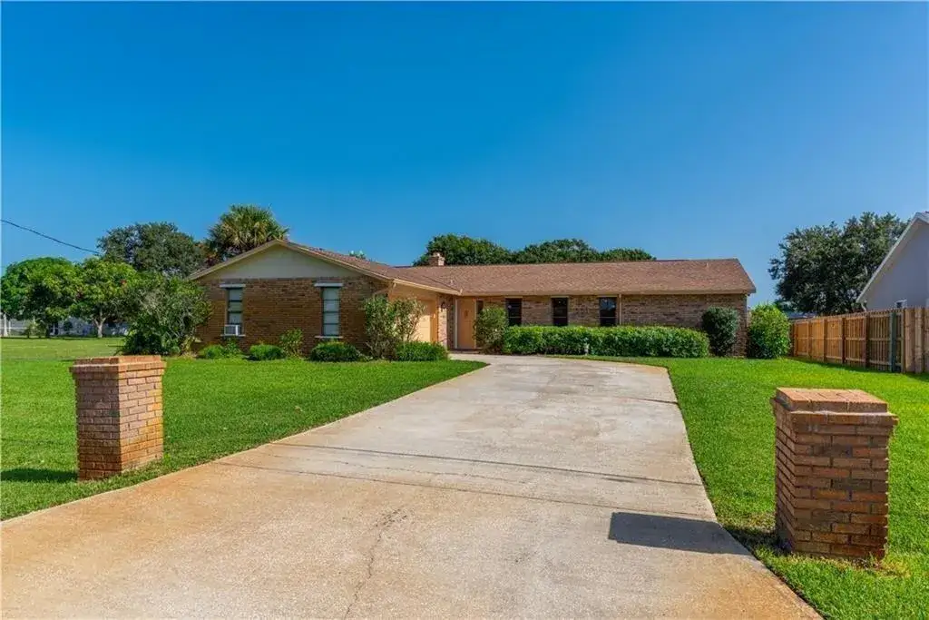 3 bedroom 2 bath Residential for sale at 1531 SE Portillo Road, Port St. Lucie FL 34952
