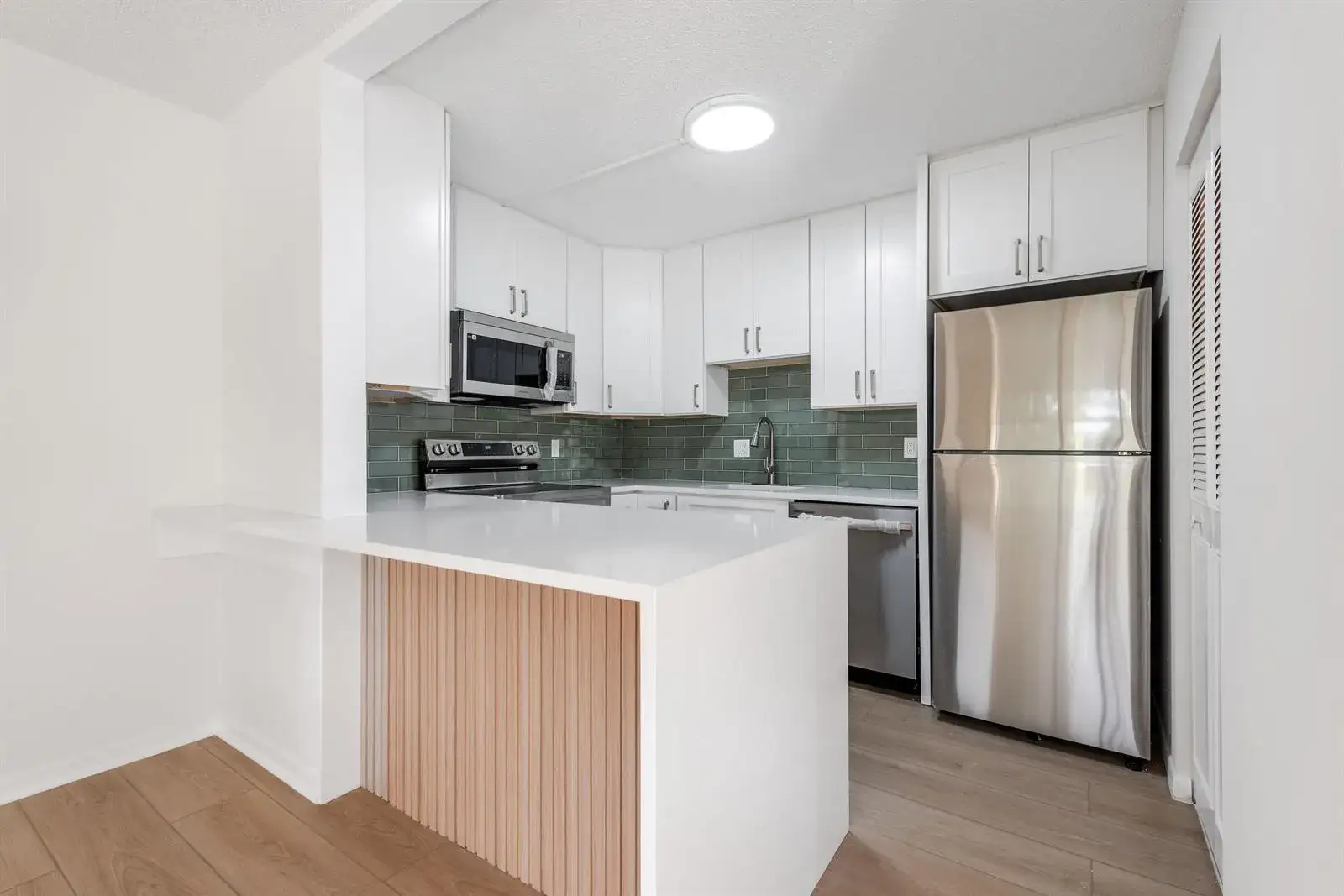 2 bedroom 1 bath Residential for sale at 3561 Tall Pine Way # 2, FL 33463