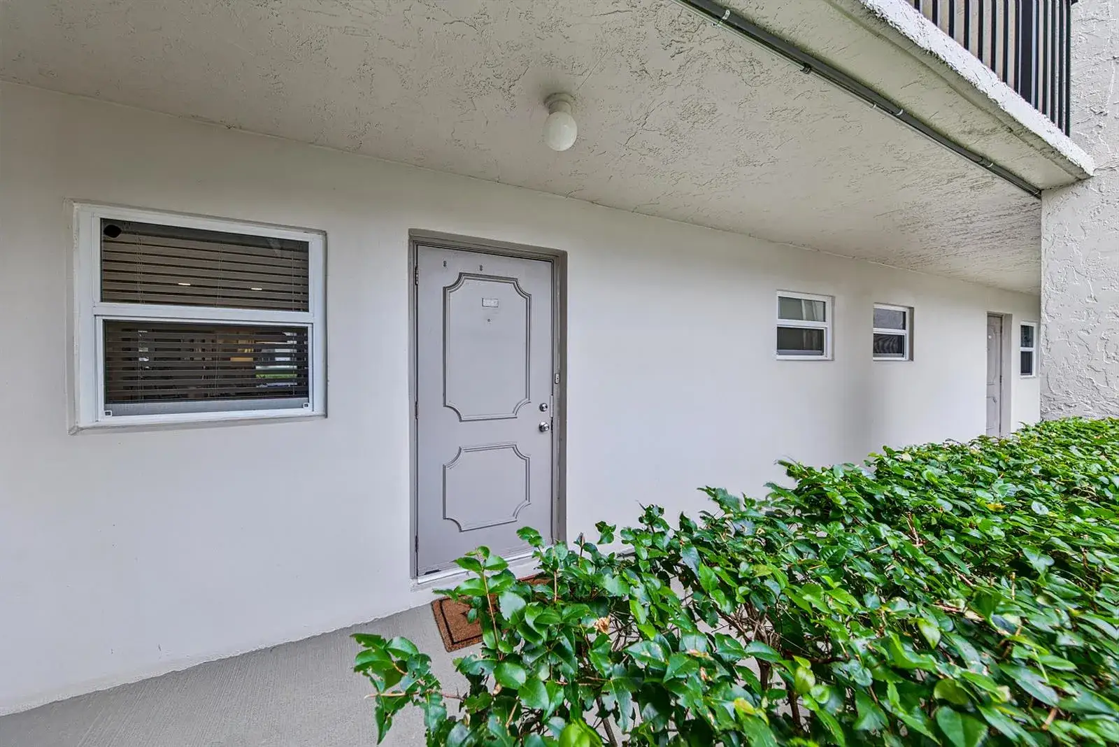 1 bedroom 1 bath Residential for sale at 9420 Poinciana Place # 108, Davie FL 33324